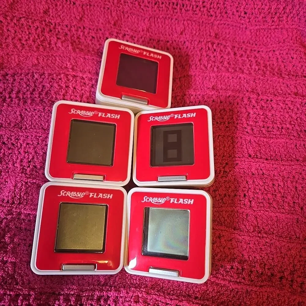 SCRABBLE FLASH Handheld Game NEEDS BATTERIES